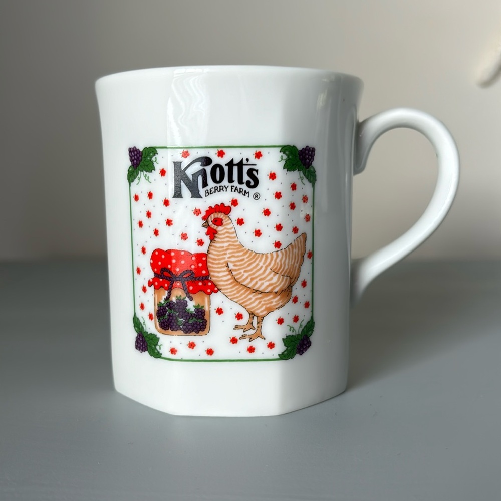 Knott's Berry Farm Rooster Chicken Hen Coffee Mug 
Papel USA Blackberries jam